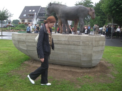Klausens Foto von Johannes Brus Skulptur Treidelpfad Kripp