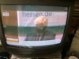 Klausens FOTO live (am Fernseher) von der Pressekonferenz Roland Koch 25. Mai 2010, bei der er seinen Rcktritt als Ministerprsident von Hessen bekanntgibt.