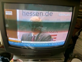 Klausens FOTO live (am Fernseher) von der Pressekonferenz Roland Koch 25. Mai 2010, bei der er seinen Rcktritt als Ministerprsident von Hessen bekanntgibt.