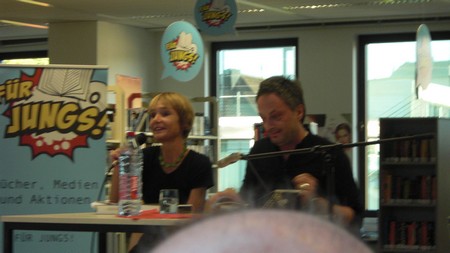 Klausens Foto SERIELLO Feridun Zaimoglu (und Maren Jungclaus) Lesung 15.7.2010 Rheydt, Mnchengladbach-Rheydt, Stadtbibliothek, Literarischer Sommer,