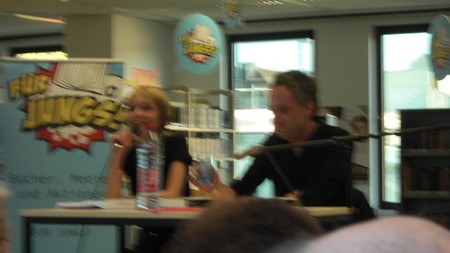 Klausens Foto SERIELLO Feridun Zaimoglu (und Maren Jungclaus) Lesung 15.7.2010 Rheydt, Mnchengladbach-Rheydt, Stadtbibliothek, Literarischer Sommer,