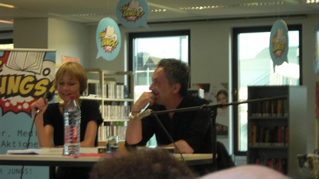 Klausens Foto SERIELLO Feridun Zaimoglu (und Maren Jungclaus) Lesung 15.7.2010 Rheydt, Mnchengladbach-Rheydt, Stadtbibliothek, Literarischer Sommer,