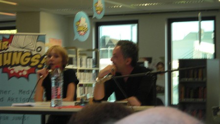 Klausens Foto SERIELLO Feridun Zaimoglu (und Maren Jungclaus) Lesung 15.7.2010 Rheydt, Mnchengladbach-Rheydt, Stadtbibliothek, Literarischer Sommer,