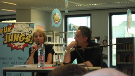 Klausens Foto SERIELLO Feridun Zaimoglu (und Maren Jungclaus) Lesung 15.7.2010 Rheydt, Mnchengladbach-Rheydt, Stadtbibliothek, Literarischer Sommer,