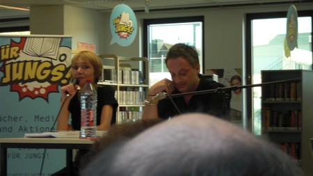 Klausens Foto SERIELLO Feridun Zaimoglu (und Maren Jungclaus) Lesung 15.7.2010 Rheydt, Mnchengladbach-Rheydt, Stadtbibliothek, Literarischer Sommer,