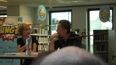 Klausens Foto SERIELLO Feridun Zaimoglu (und Maren Jungclaus) Lesung 15.7.2010 Rheydt, Mnchengladbach-Rheydt, Stadtbibliothek, Literarischer Sommer,