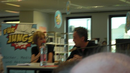 Klausens Foto SERIELLO Feridun Zaimoglu (und Maren Jungclaus) Lesung 15.7.2010 Rheydt, Mnchengladbach-Rheydt, Stadtbibliothek, Literarischer Sommer,