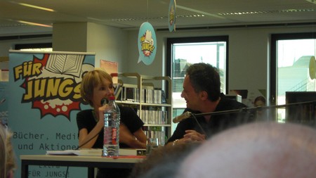 Klausens Foto SERIELLO Feridun Zaimoglu (und Maren Jungclaus) Lesung 15.7.2010 Rheydt, Mnchengladbach-Rheydt, Stadtbibliothek, Literarischer Sommer,