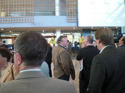 Klausens SERIELLO Frank H. Asbeck, Vorstandsvorsitzender und Gründer von SolarWorld am 20.5.2009 in Bonn, im WCCB, hier: ehemaliger Plenarsaal des Bundestages