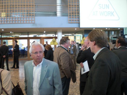 Klausens SERIELLO Frank H. Asbeck, Vorstandsvorsitzender und Grnder von SolarWorld am 20.5.2009 in Bonn, im WCCB, hier: ehemaliger Plenarsaal des Bundestages