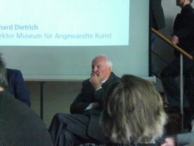 Foto KLAUSENS von Prof. Gottfried Bhm, ARCHITEKT, in Kln, Museum fr Angewandte Kunst, am 26.4.2009, Matinee, zum Ende der Ausstellung ber Bhm