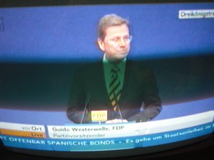 Guido Westerwelle am 6.11.2011 bei seiner Rede in Stuttgart Dreikönigstreffen - Foto Klausens vom Fernseher LIVE