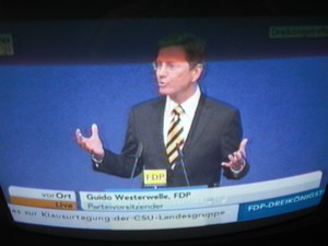 Guido Westerwelle am 6.11.2011 bei seiner Rede in Stuttgart Dreikönigstreffen - Foto Klausens vom Fernseher LIVE