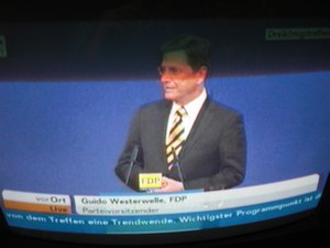 Guido Westerwelle am 6.11.2011 bei seiner Rede in Stuttgart Dreikönigstreffen - Foto Klausens vom Fernseher LIVE