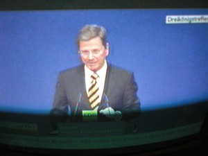 Guido Westerwelle am 6.11.2011 bei seiner Rede in Stuttgart Dreikönigstreffen - Foto Klausens vom Fernseher LIVE