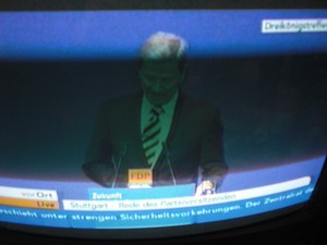 Guido Westerwelle am 6.11.2011 bei seiner Rede in Stuttgart Dreikönigstreffen - Foto Klausens vom Fernseher LIVE