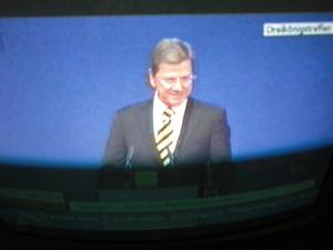 Guido Westerwelle am 6.11.2011 bei seiner Rede in Stuttgart Dreikönigstreffen - Foto Klausens vom Fernseher LIVE