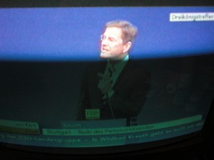 Guido Westerwelle am 6.11.2011 bei seiner Rede in Stuttgart Dreikönigstreffen - Foto Klausens vom Fernseher LIVE