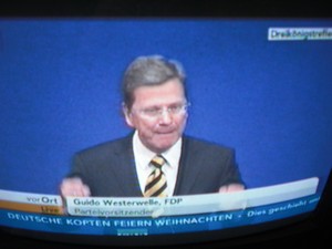 Guido Westerwelle am 6.11.2011 bei seiner Rede in Stuttgart Dreikönigstreffen - Foto Klausens vom Fernseher LIVE