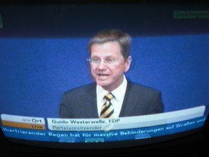 Guido Westerwelle am 6.11.2011 bei seiner Rede in Stuttgart Dreikönigstreffen - Foto Klausens vom Fernseher LIVE