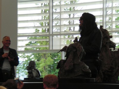 Klausens SERIELLO 7 zu Jonathan Meese am 30.4.2009 Arp Museum Rolandeck und drumherum: PERFORMANCE zu "Erzstaat Atlantisis"