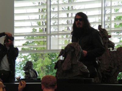 Klausens SERIELLO 7 zu Jonathan Meese am 30.4.2009 Arp Museum Rolandeck und drumherum: PERFORMANCE zu "Erzstaat Atlantisis"