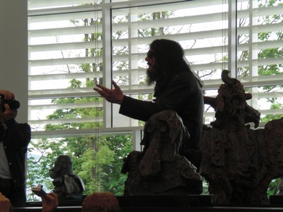 Klausens SERIELLO 7 zu Jonathan Meese am 30.4.2009 Arp Museum Rolandeck und drumherum: PERFORMANCE zu "Erzstaat Atlantisis"