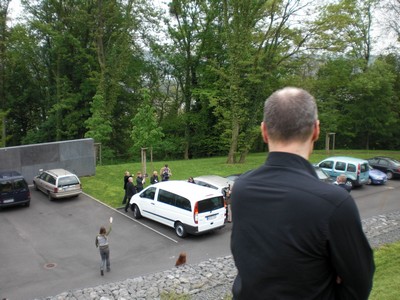 SERIELLO 9 von Klausens / Klau|s|ens zu Jonathan Meese vom 30.4.2009 in Rolandseck in und um das ARP MUSEUM bei der Performance zu "Erzstaat Atlantisis"