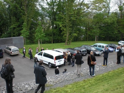 SERIELLO 9 von Klausens / Klau|s|ens zu Jonathan Meese vom 30.4.2009 in Rolandseck in und um das ARP MUSEUM bei der Performance zu "Erzstaat Atlantisis"