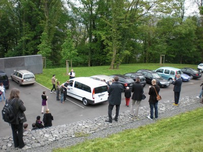 SERIELLO 9 von Klausens / Klau|s|ens zu Jonathan Meese vom 30.4.2009 in Rolandseck in und um das ARP MUSEUM bei der Performance zu "Erzstaat Atlantisis"
