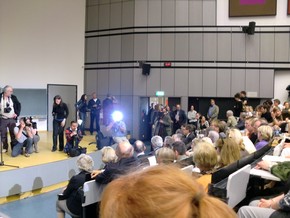 Klausens Foto zum SERIELLO Joaschka Fischer bei Gastpofessur Joschka Fischer in der Universitt Dsseldorf HEINRICH-HEINE-PROFESSUR am 28.4.2010