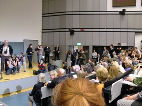 Klausens Foto zum SERIELLO Joaschka Fischer bei Gastpofessur Joschka Fischer in der Universitt Dsseldorf HEINRICH-HEINE-PROFESSUR am 28.4.2010