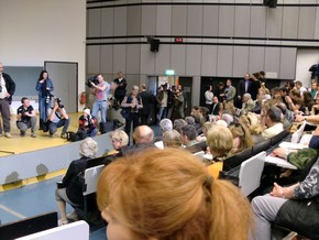 Klausens Foto zum SERIELLO Joaschka Fischer bei Gastpofessur Joschka Fischer in der Universitt Dsseldorf HEINRICH-HEINE-PROFESSUR am 28.4.2010