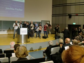 Klausens Foto zum SERIELLO Joaschka Fischer bei Gastpofessur Joschka Fischer in der Universitt Dsseldorf HEINRICH-HEINE-PROFESSUR am 28.4.2010