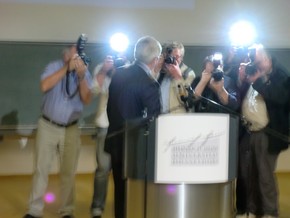 Klausens Foto zum SERIELLO Joaschka Fischer bei Gastpofessur Joschka Fischer in der Universitt Dsseldorf HEINRICH-HEINE-PROFESSUR am 28.4.2010