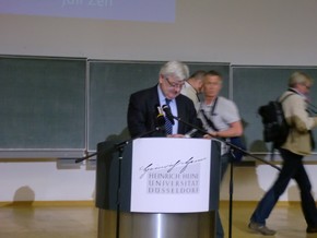 Klausens Foto zum SERIELLO Joaschka Fischer bei Gastpofessur Joschka Fischer in der Universitt Dsseldorf HEINRICH-HEINE-PROFESSUR am 28.4.2010