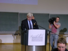 Klausens Foto zum SERIELLO Joaschka Fischer bei Gastpofessur Joschka Fischer in der Universitt Dsseldorf HEINRICH-HEINE-PROFESSUR am 28.4.2010