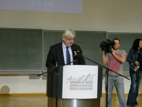 Klausens Foto zum SERIELLO Joaschka Fischer bei Gastpofessur Joschka Fischer in der Universitt Dsseldorf HEINRICH-HEINE-PROFESSUR am 28.4.2010