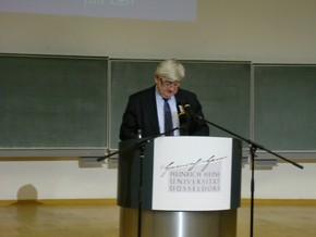 Klausens Foto zum SERIELLO Joaschka Fischer bei Gastpofessur Joschka Fischer in der Universitt Dsseldorf HEINRICH-HEINE-PROFESSUR am 28.4.2010