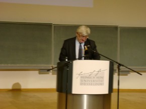 Klausens Foto zum SERIELLO Joaschka Fischer bei Gastpofessur Joschka Fischer in der Universitt Dsseldorf HEINRICH-HEINE-PROFESSUR am 28.4.2010