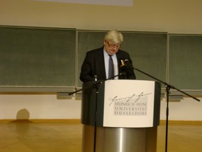 Klausens Foto zum SERIELLO Joaschka Fischer bei Gastpofessur Joschka Fischer in der Universitt Dsseldorf HEINRICH-HEINE-PROFESSUR am 28.4.2010