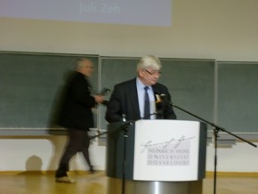 Klausens Foto zum SERIELLO Joaschka Fischer bei Gastpofessur Joschka Fischer in der Universitt Dsseldorf HEINRICH-HEINE-PROFESSUR am 28.4.2010