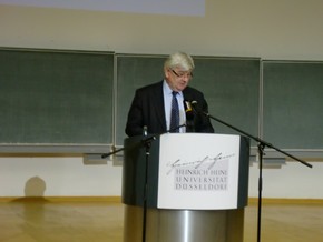 Klausens Foto zum SERIELLO Joaschka Fischer bei Gastpofessur Joschka Fischer in der Universitt Dsseldorf HEINRICH-HEINE-PROFESSUR am 28.4.2010