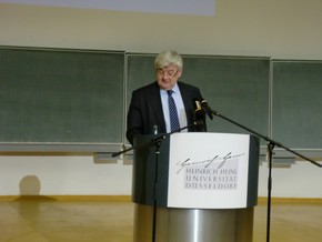 Klausens Foto zum SERIELLO Joaschka Fischer bei Gastpofessur Joschka Fischer in der Universitt Dsseldorf HEINRICH-HEINE-PROFESSUR am 28.4.2010