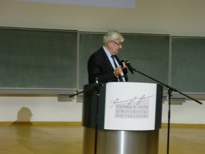 Klausens Foto zum SERIELLO Joaschka Fischer bei Gastpofessur Joschka Fischer in der Universitt Dsseldorf HEINRICH-HEINE-PROFESSUR am 28.4.2010