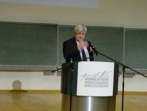 Klausens Foto zum SERIELLO Joaschka Fischer bei Gastpofessur Joschka Fischer in der Universitt Dsseldorf HEINRICH-HEINE-PROFESSUR am 28.4.2010