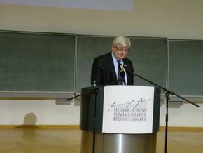 Klausens Foto zum SERIELLO Joaschka Fischer bei Gastpofessur Joschka Fischer in der Universitt Dsseldorf HEINRICH-HEINE-PROFESSUR am 28.4.2010