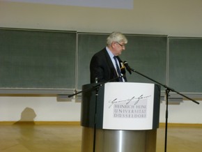 Klausens Foto zum SERIELLO Joaschka Fischer bei Gastpofessur Joschka Fischer in der Universitt Dsseldorf HEINRICH-HEINE-PROFESSUR am 28.4.2010