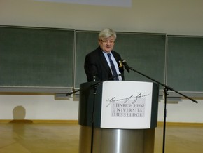 Klausens Foto zum SERIELLO Joaschka Fischer bei Gastpofessur Joschka Fischer in der Universitt Dsseldorf HEINRICH-HEINE-PROFESSUR am 28.4.2010