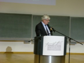 Klausens Foto zum SERIELLO Joaschka Fischer bei Gastpofessur Joschka Fischer in der Universitt Dsseldorf HEINRICH-HEINE-PROFESSUR am 28.4.2010